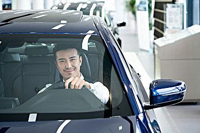 《黎明杀机》与《进击的巨人》联动上线 新预告公布